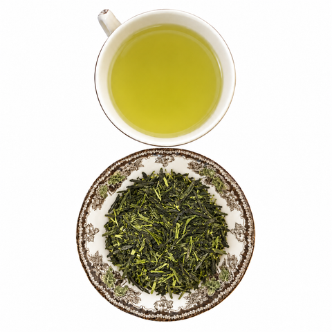 Homare Diadem Kabuesecha loose-leaf tea with brewed tea on a white background